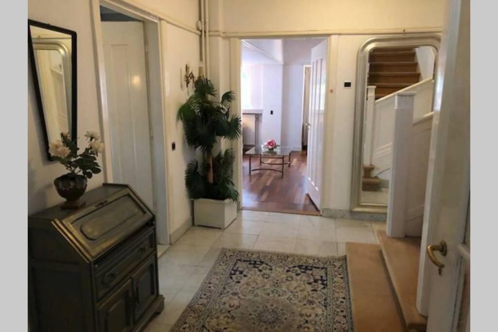 Vrijstaande rietgedekte villa nabij uitvalswegen Wassenaar Buitenkant foto